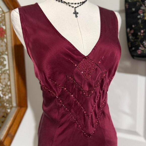 VTG Y2K Alfani Burgundy Red Silk Beaded Lace Vampy Dark Feminine Top 10/M - Picture 2 of 8